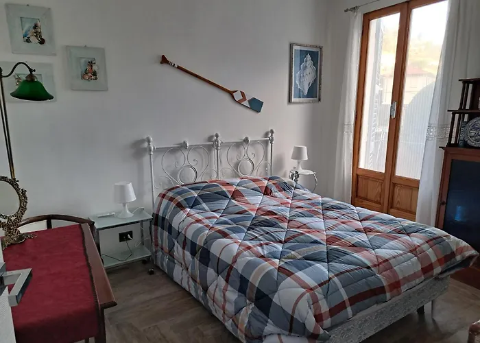 度假居 Villino La Bouganville 圣雷默